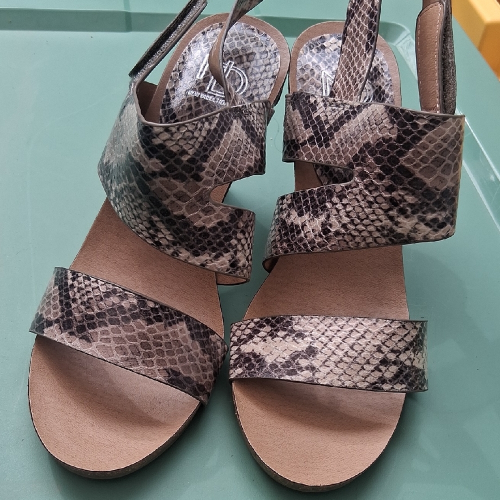Stylish Snake Print Sandals